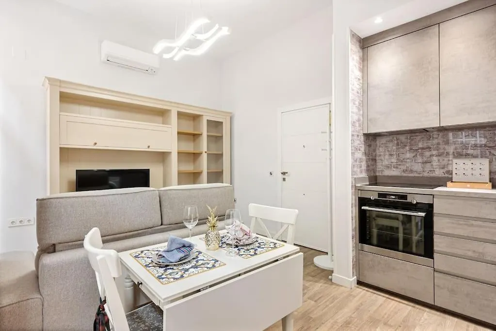Pineapple Azucena 4 Apartment Malaga